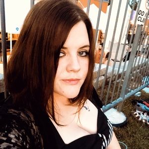 Meet your Posher, Julie